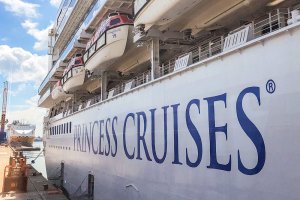 Boarding-Sapphire-Cruises.jpg