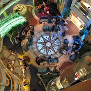 Jewel of the Seas, centrum