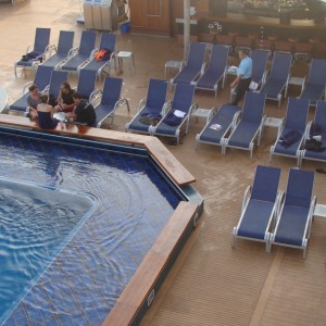 Liner Pool & Bar