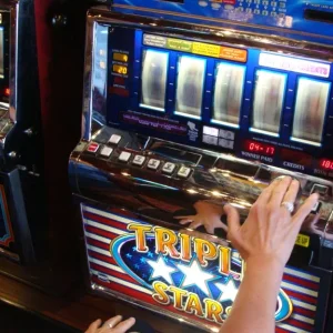 Patti qualifies for the finals in the 2nd slot tournament