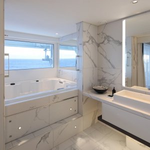 Penthouse Suite - Bathroom