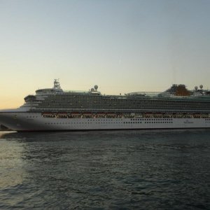 CRUISE SHIPS  (32).jpg