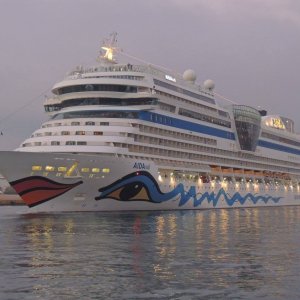 CRUISE SHIPS  (130).jpg