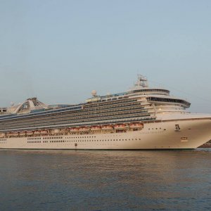 CRUISE SHIPS  (145).jpg