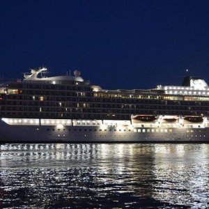 CRUISE SHIPS  (157).jpg