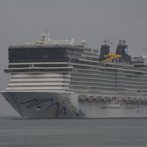 CRUISE SHIPS  (205).jpg