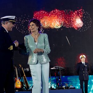 Captain Francesco Veniero and MSC Virtuosa godmother Sophia Loren.jpg