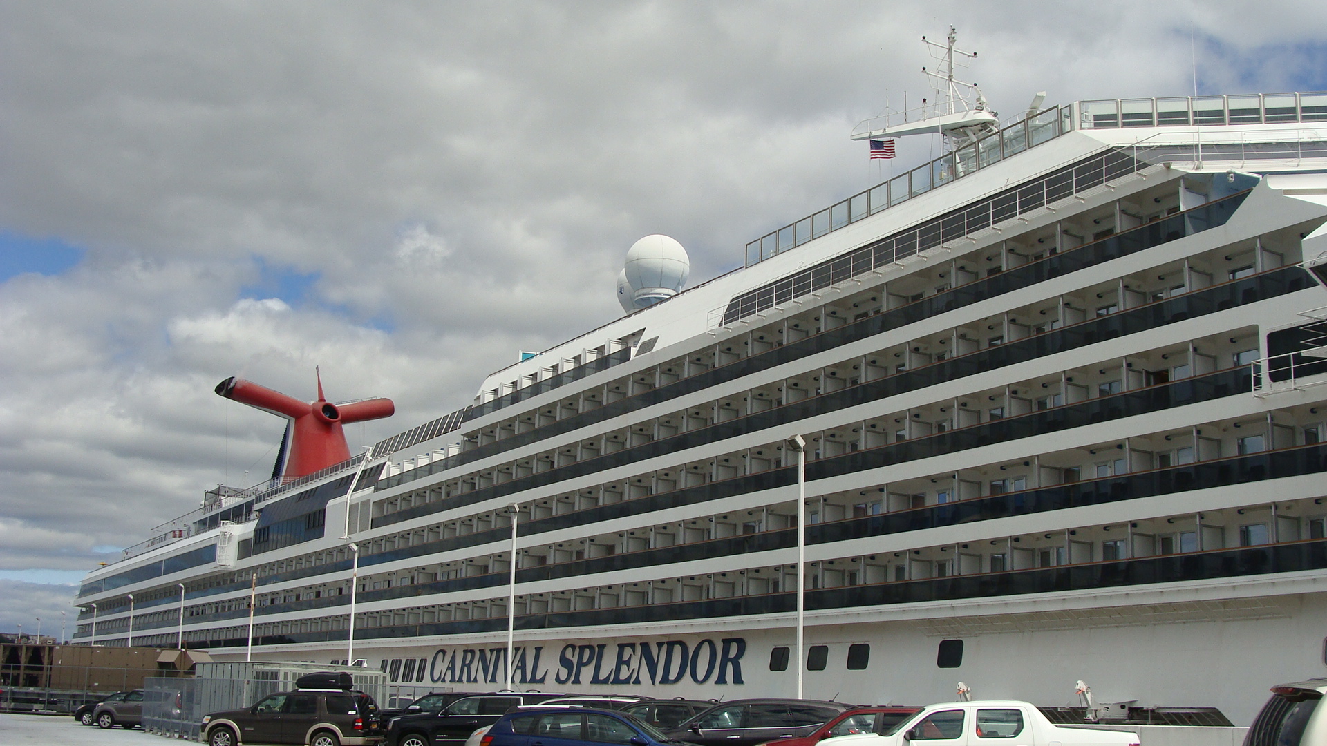 Carnival Splendor docked at Pier 90