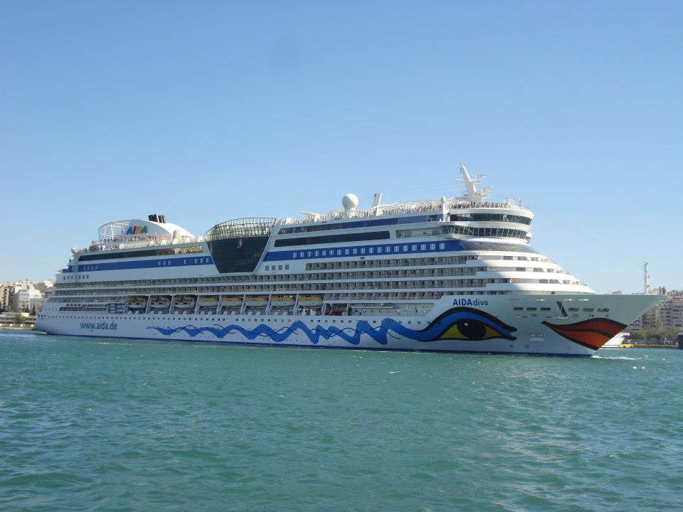 CRUISE SHIPS  (16).jpg