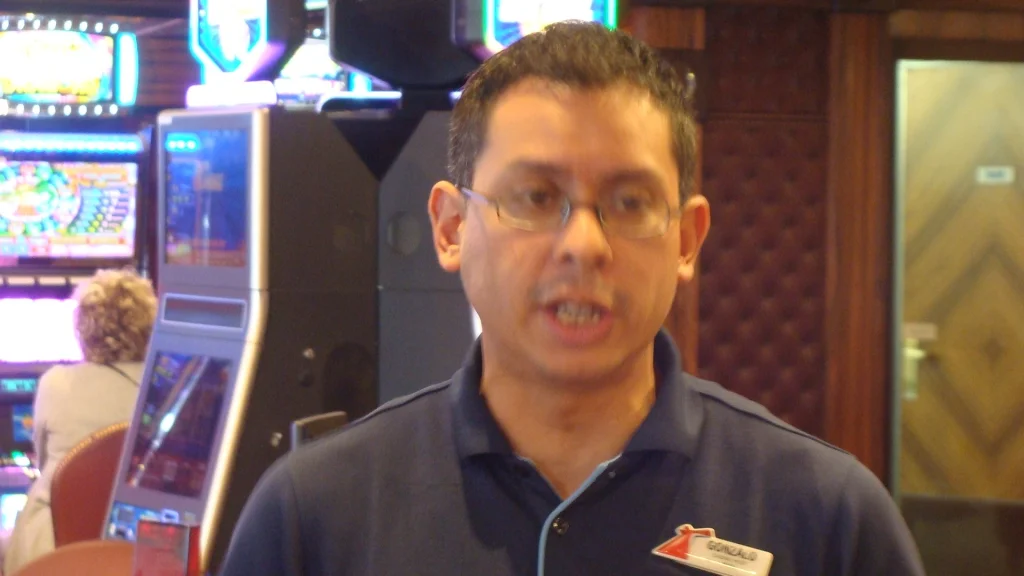 Gonzalo explains the rules