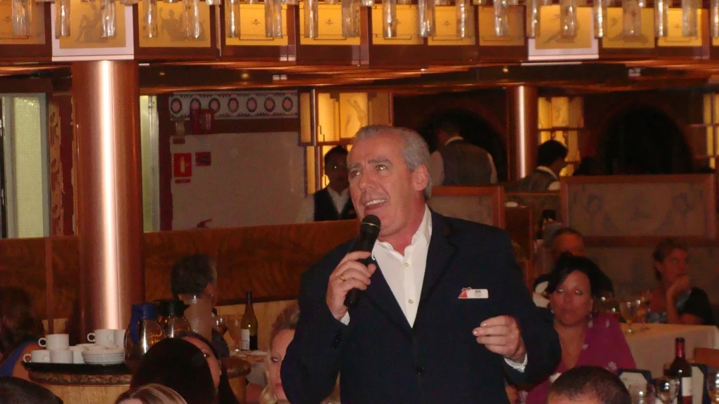 Ken Byrne sings "Fly Me to the Moon"