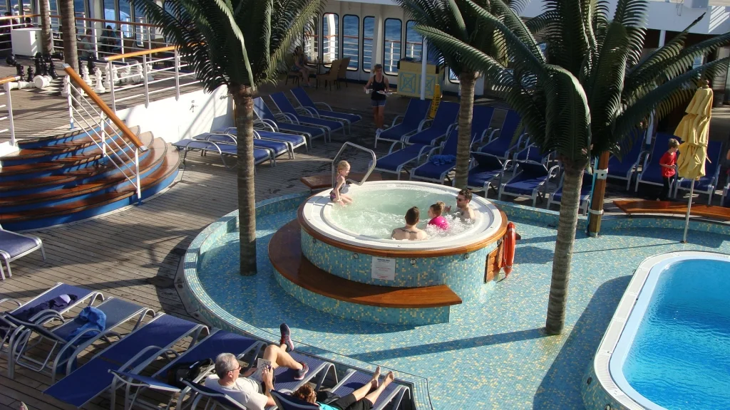 Lido Pool Hot Tub