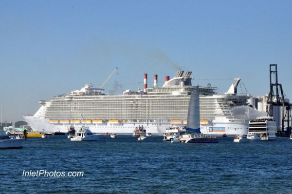 Oasis Of The Seas Arriving At Port Everglades