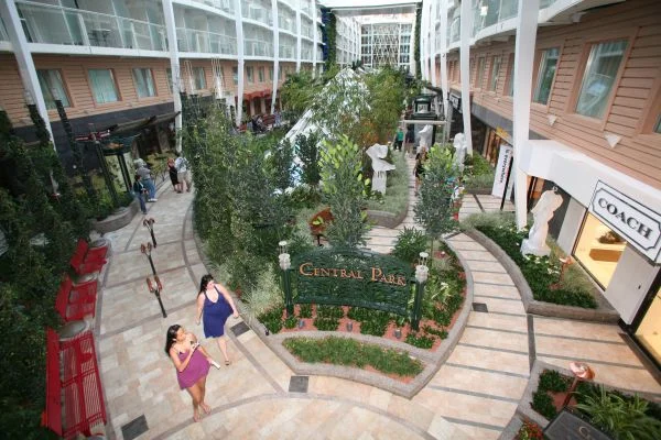 Oasis Of The Seas - Central Park Neighborhood Finished.