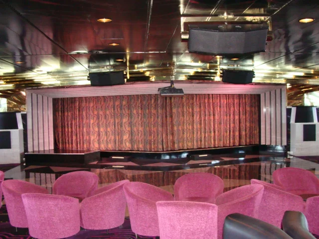 Puttin on the Ritz Lounge