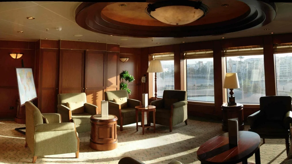 Queen Victoria Admirals Lounge