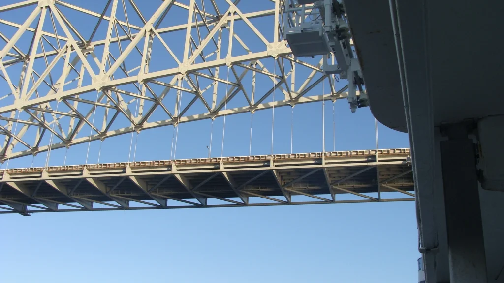 Sailing under the Key Bridge