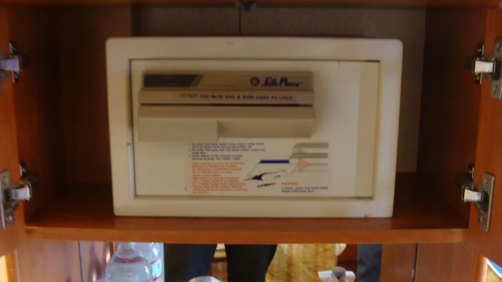 Swipe type room safe